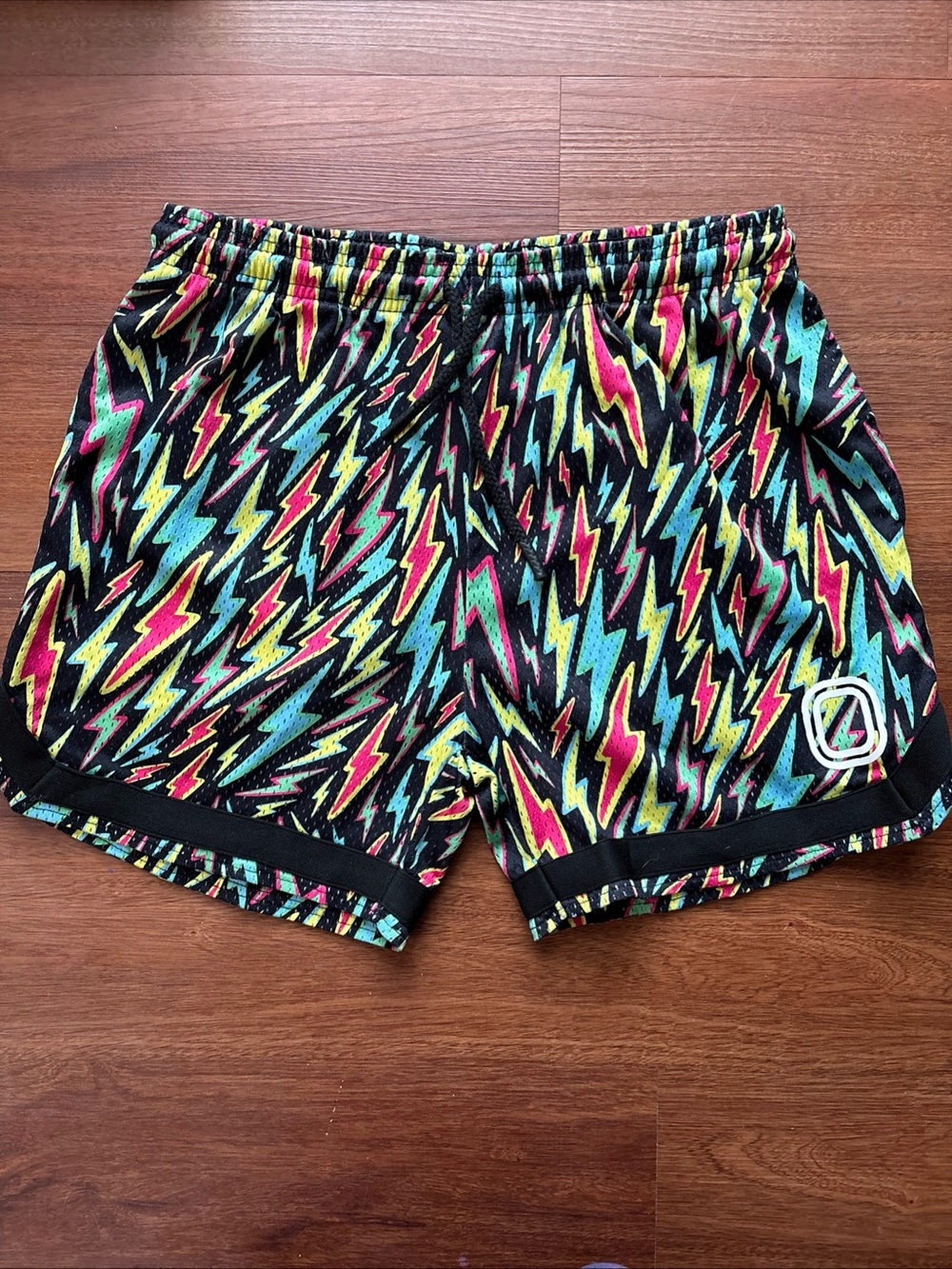 Overtime Mesh Athletic Shorts Mens Medium Lightning Bolt Print Neon 5.5” Inseam